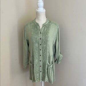 Women’s Embroidered Button Up Olives Blouse Size: L